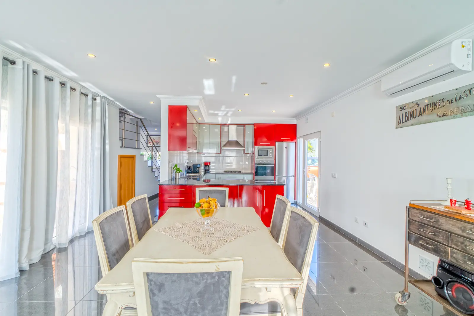 Interior preparado para vídeo e fotografia imobiliária